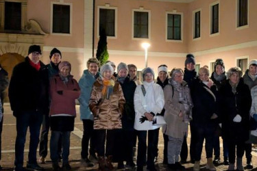 165508016-Gruppe-mit-Nachwächter 165508016-Gruppe-mit-Nachwächter